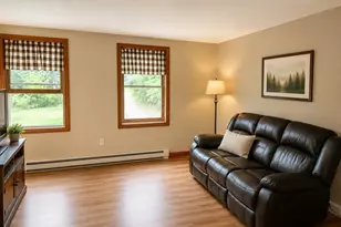 351 Hartford Ave E, Uxbridge, MA 01569 - Photo 8
