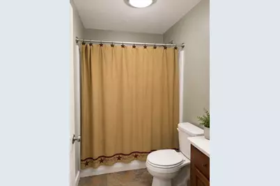 351 Hartford Ave E, Uxbridge, MA 01569 - Photo 4