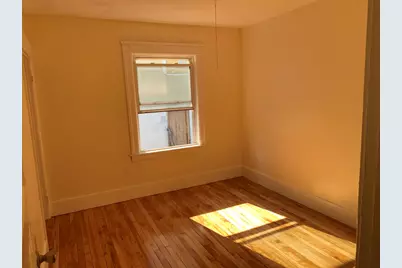 11 Diamond St, Worcester, MA 01610 - Photo 10