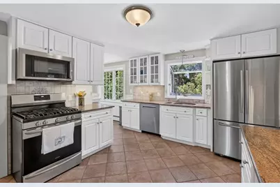 10 Bray Farm Rd S, Yarmouth, MA 02675 - Photo 14
