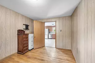 17 Breton Ln, Holyoke, MA 01040 - Photo 16
