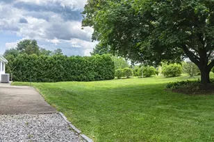 17 Breton Ln, Holyoke, MA 01040 - Photo 36