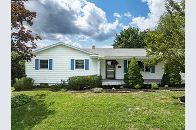 17 Breton Ln, Holyoke, MA 01040 - Photo 1