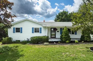 17 Breton Ln, Holyoke, MA 01040 - Photo 1