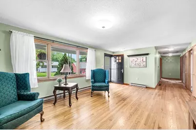 17 Breton Ln, Holyoke, MA 01040 - Photo 4