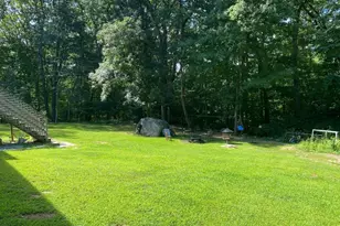 128 Cheryl Ln, Holliston, MA 01746 - Photo 2