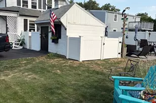 26 Monatiquot St, Weymouth, MA 02191 - Photo 2
