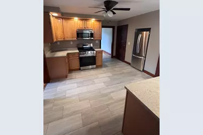 8 Harding St #B, Grafton, MA 01560 - Photo 2