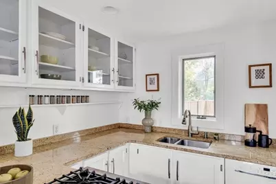 47 Cogswell Ave #27, Cambridge, MA 02140 - Photo 6
