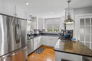 3 Woburn St, Medford, MA 02155 - Photo 16
