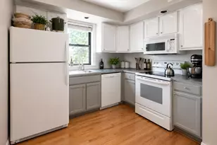 16 Cross St E, Somerville, MA 01245 - Photo 2