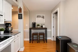 16 Cross St E, Somerville, MA 01245 - Photo 4