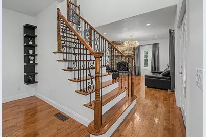 657 Silver St, Agawam, MA 01001 - Photo 10