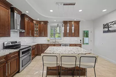 657 Silver St, Agawam, MA 01001 - Photo 4