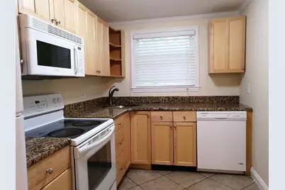 8 Kenwood St #4, Cambridge, MA 02141 - Photo 4