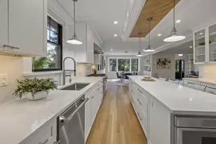579 Centre St, Newton, MA 02458 - Photo 2