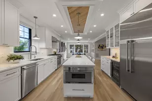 579 Centre St, Newton, MA 02458 - Photo 10
