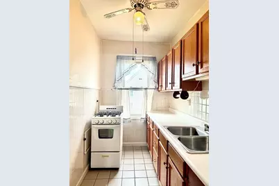 87 Hathaway St #3, New Bedford, MA 02746 - Photo 8