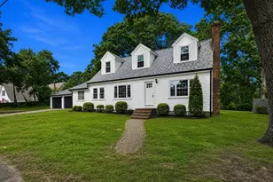 17 Winthrop Rd, Plymouth, MA 02360 - Photo 2