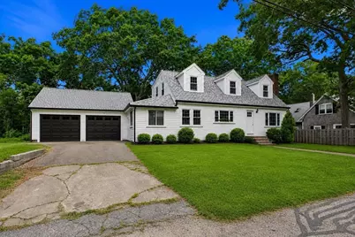 17 Winthrop Rd, Plymouth, MA 02360 - Photo 2