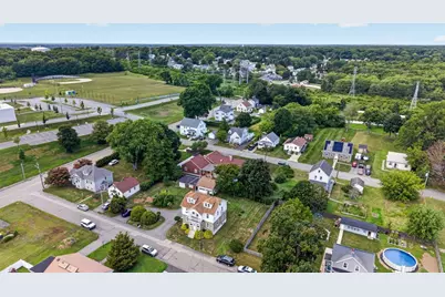 84 Third St, Somerset, MA 02726 - Photo 2