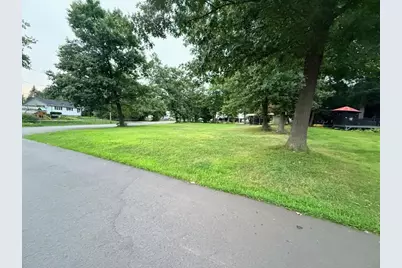 60 Wakefield Ave Webster Lake, Webster, MA 01570 - Photo 12