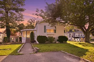 146 Queen Dr, Wareham, MA 02576 - Photo 2