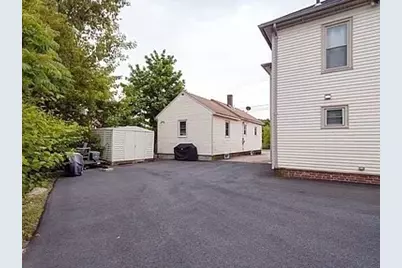 14 Hartford Ave E, Uxbridge, MA 01569 - Photo 2