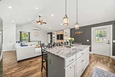 20 Mountain View St, South Hadley, MA 01075 - Photo 4