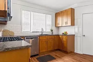 9 Edmunds St, Cambridge, MA 02140 - Photo 2