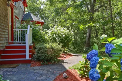 9 Horseshoe Bend Way, Mashpee, MA 02649 - Photo 2