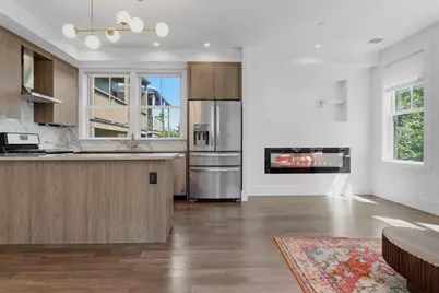 10R Spring Garden St #3, Boston, MA 02125 - Photo 4