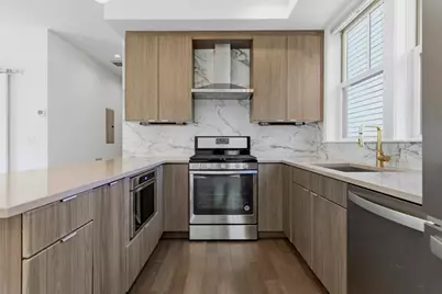 10R Spring Garden St #3, Boston, MA 02125 - Photo 8