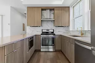 10R Spring Garden St, Boston, MA 02125 - Photo 8
