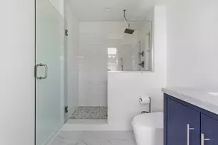 10R Spring Garden St, Boston, MA 02125 - Photo 14
