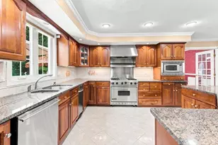 10 Edna Cir, Freetown, MA 02717 - Photo 12