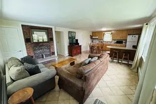 64 Hemlock Ave, Narragansett, RI 02882 - Photo 2