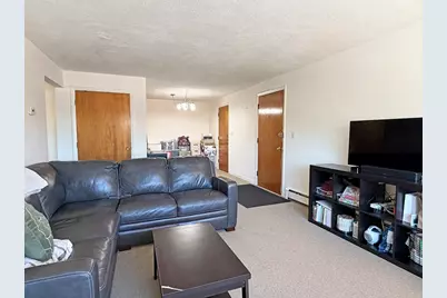 1077 Chestnut St #8, Newton, MA 02464 - Photo 2