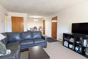 1077 Chestnut St, Newton, MA 02464 - Photo 2