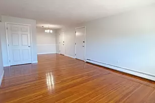 1077 Chestnut St, Newton, MA 02464 - Photo 4