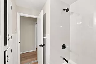 46 Kay St, Springfield, MA 01109 - Photo 22