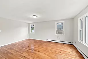 46 Kay St, Springfield, MA 01109 - Photo 12