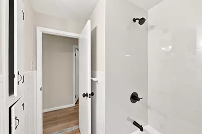 46 Kay St, Springfield, MA 01109 - Photo 22