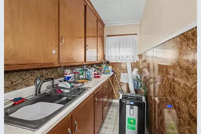 256 University Ave, Lowell, MA 01854 - Photo 6