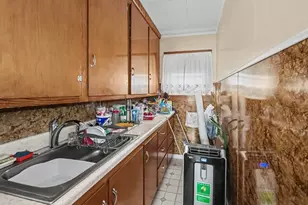 256 University Ave, Lowell, MA 01854 - Photo 6