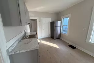 42 1/2 Cabot, Beverly, MA 01915 - Photo 4
