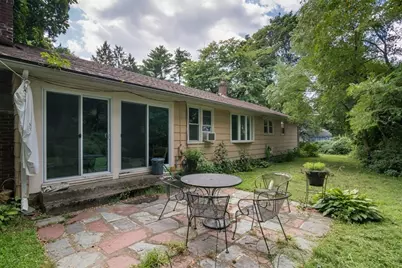 3 Montgomery Ave, Holyoke, MA 01040 - Photo 18