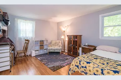 3 Montgomery Ave, Holyoke, MA 01040 - Photo 14