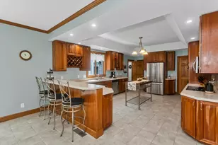 27 Landing Dr, Chicopee, MA 01020 - Photo 8