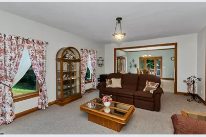 27 Landing Dr, Chicopee, MA 01020 - Photo 4